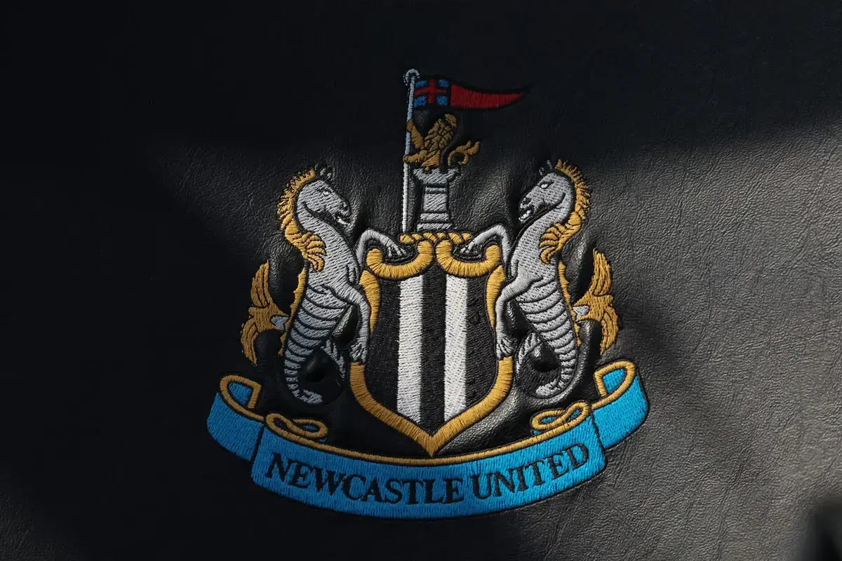 Eli Hall announces that he has signed for Newcastle United