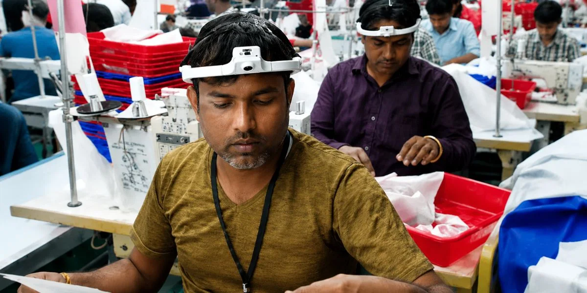 Cameras strapped to factory workers’ heads: Are they training their ...