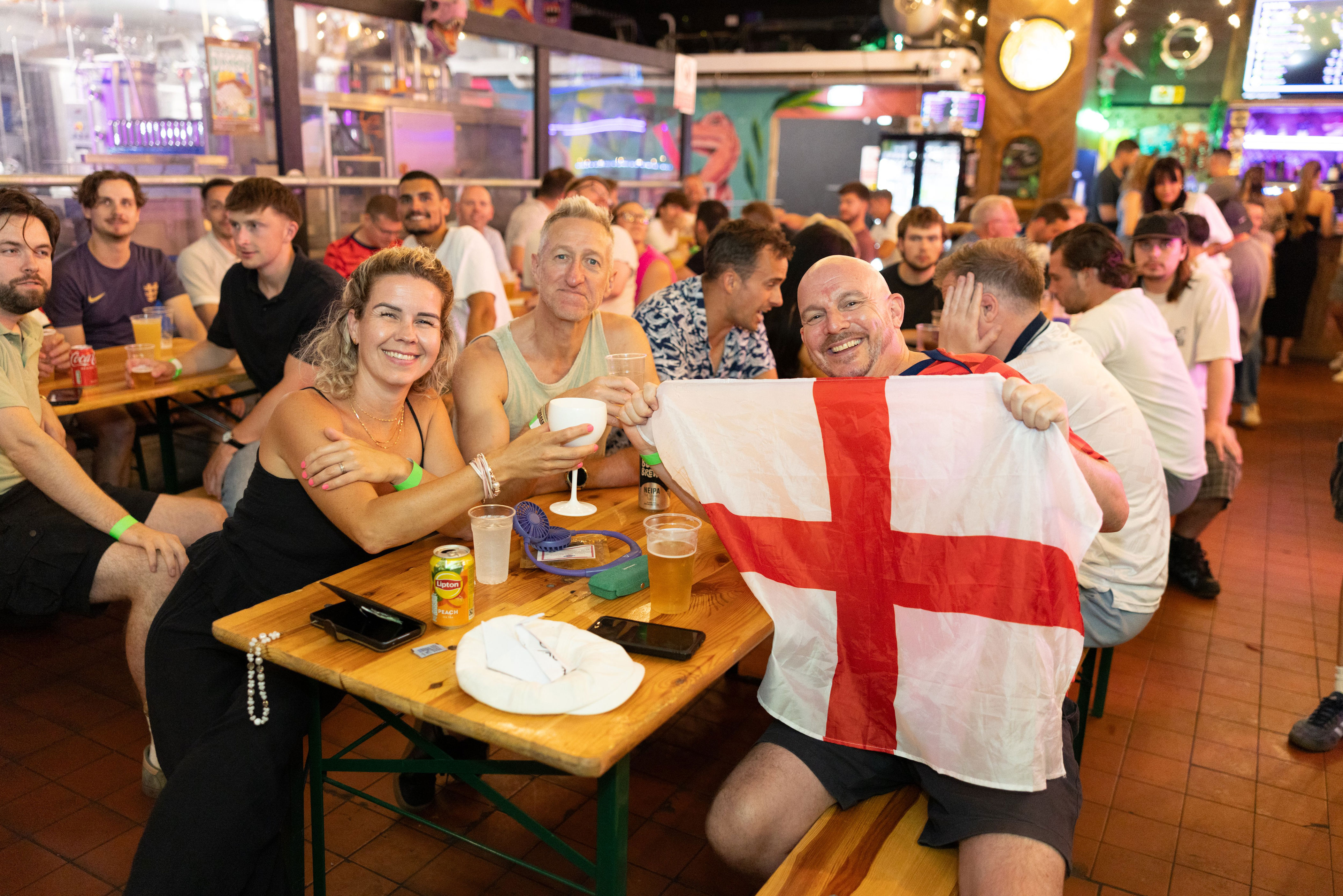 England v Panama: Fans pack out Staggeringly Good brewery in Fratton ...