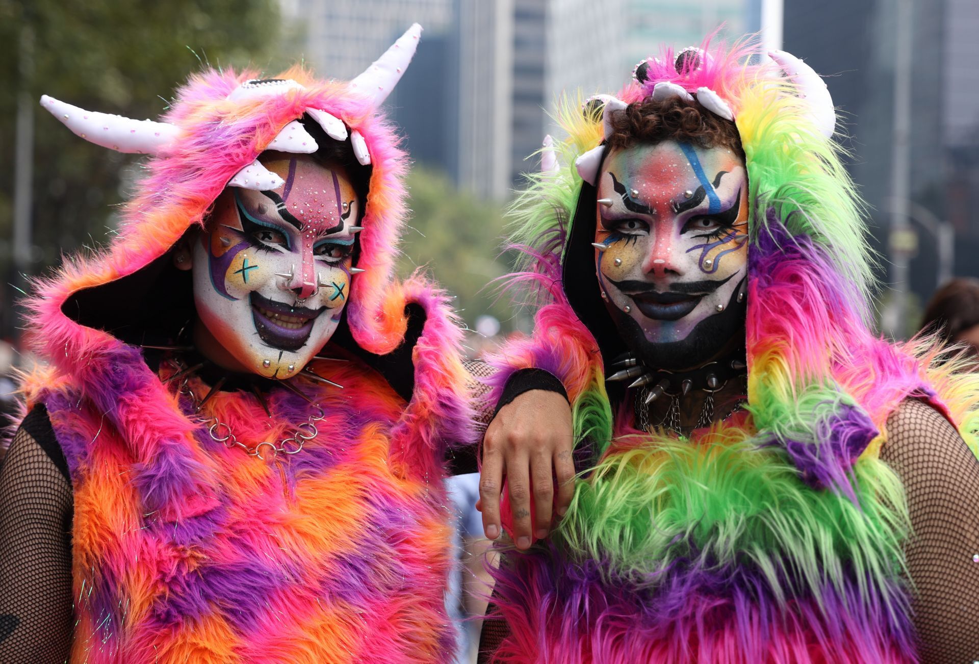 Miles marchan por el orgullo en CDMX para exigir igualdad y derechos trans