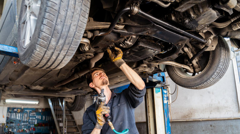 10 common mistakes mechanics rarely make with their own cars