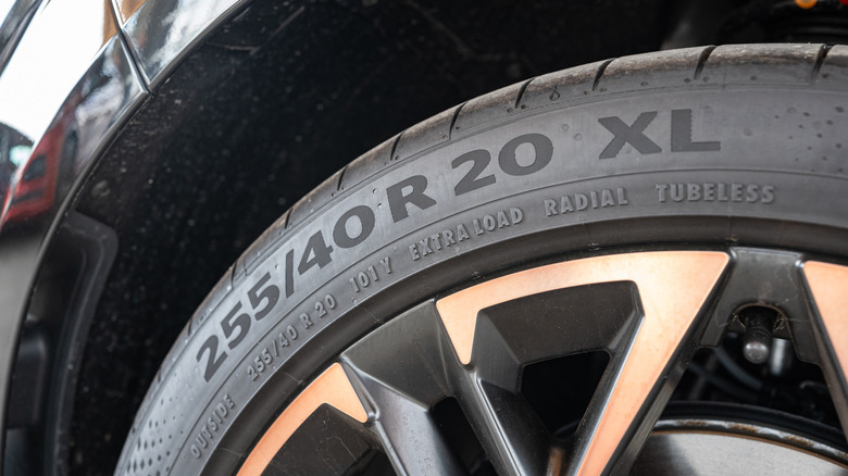 What's the difference between ZR and R tires?
