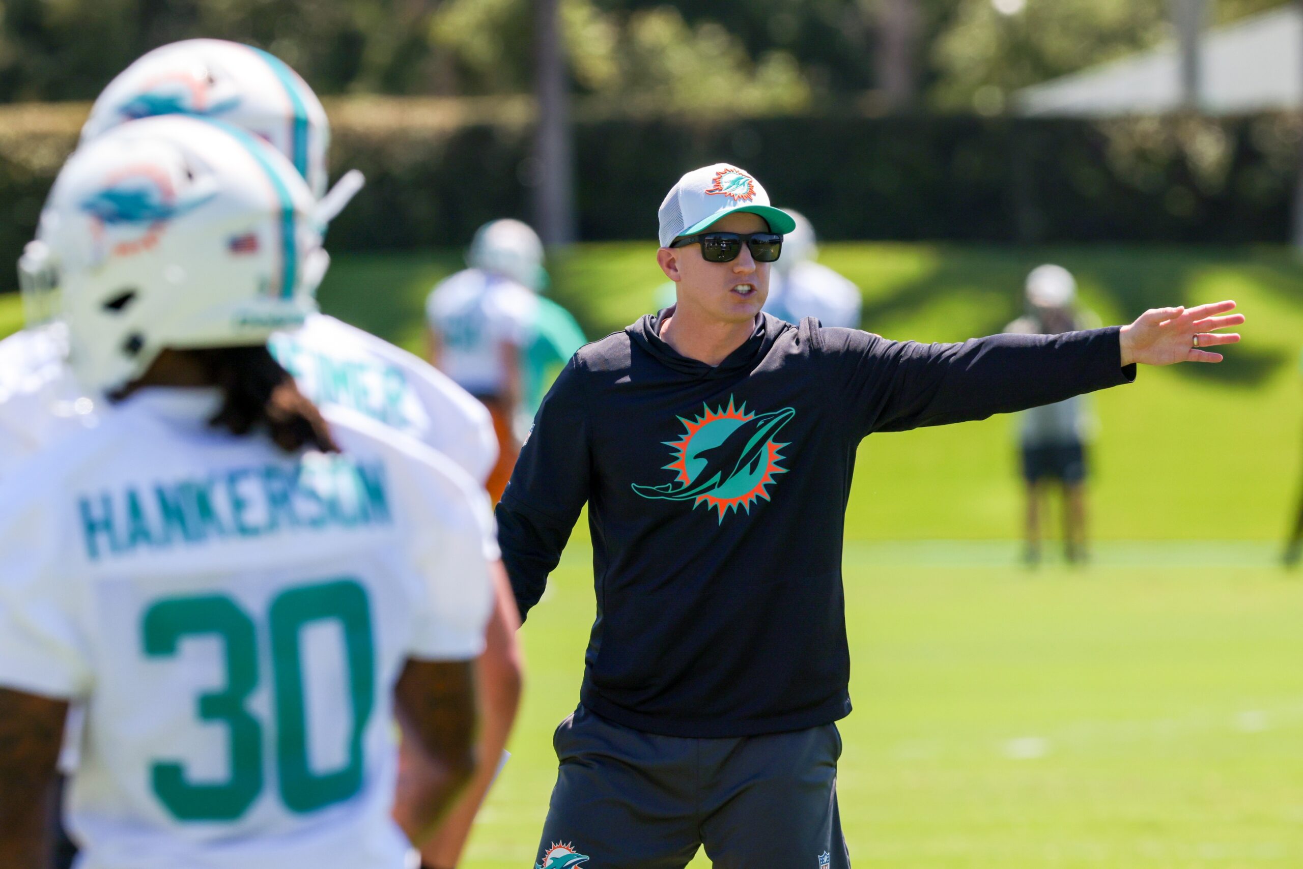The Miami Dolphins' controversial final offensive play from Week 4 ...