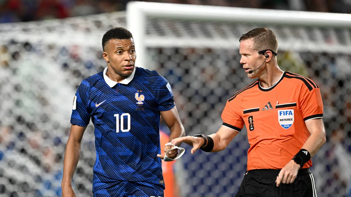 Who is the referee in Argentina vs. Cabo Verde World Cup match?