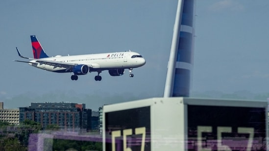 Delta lawsuit: Utah passengers accuse airline of ignoring turbulence ...