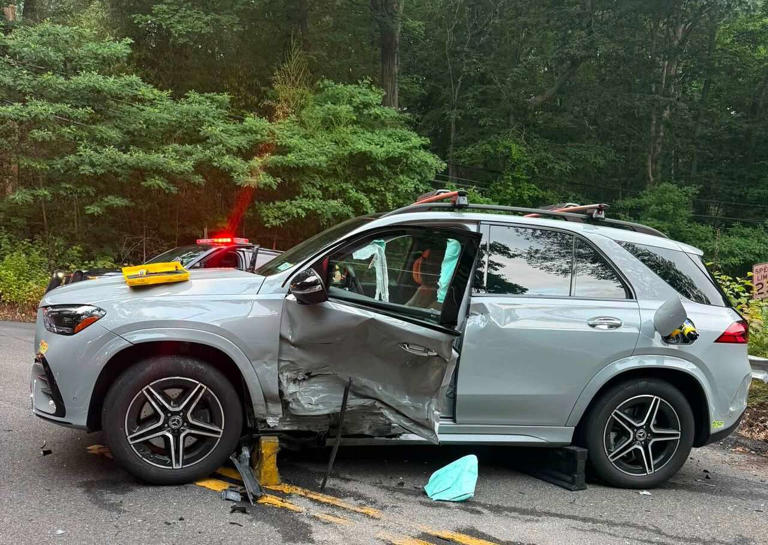 Driver trapped, 2 hospitalized after multi-vehicle crash in Wilton ...