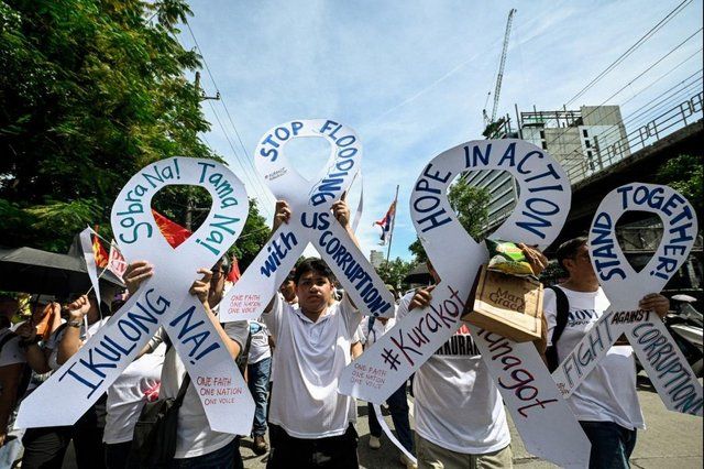 Thousands join in anti-corruption call of White Ribbon March