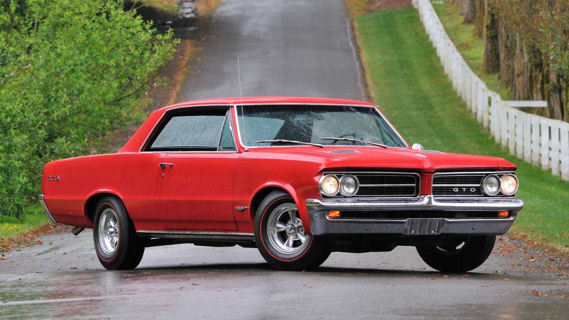 3/4 front view of 1964 Pontiac GTO