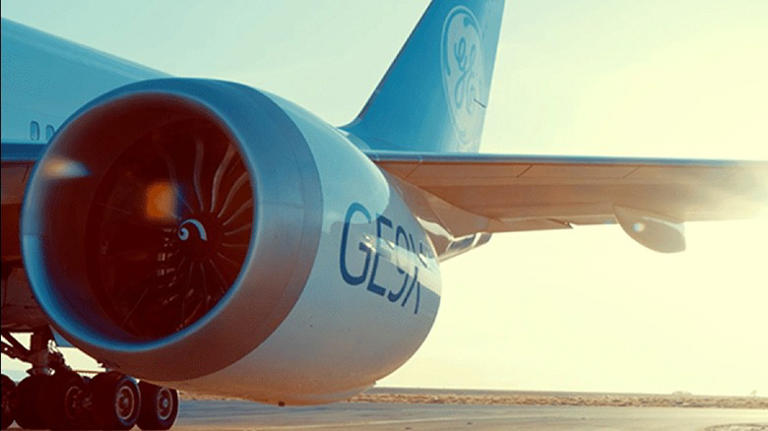 The largest commercial jet engine on Earth also has large and unique ...