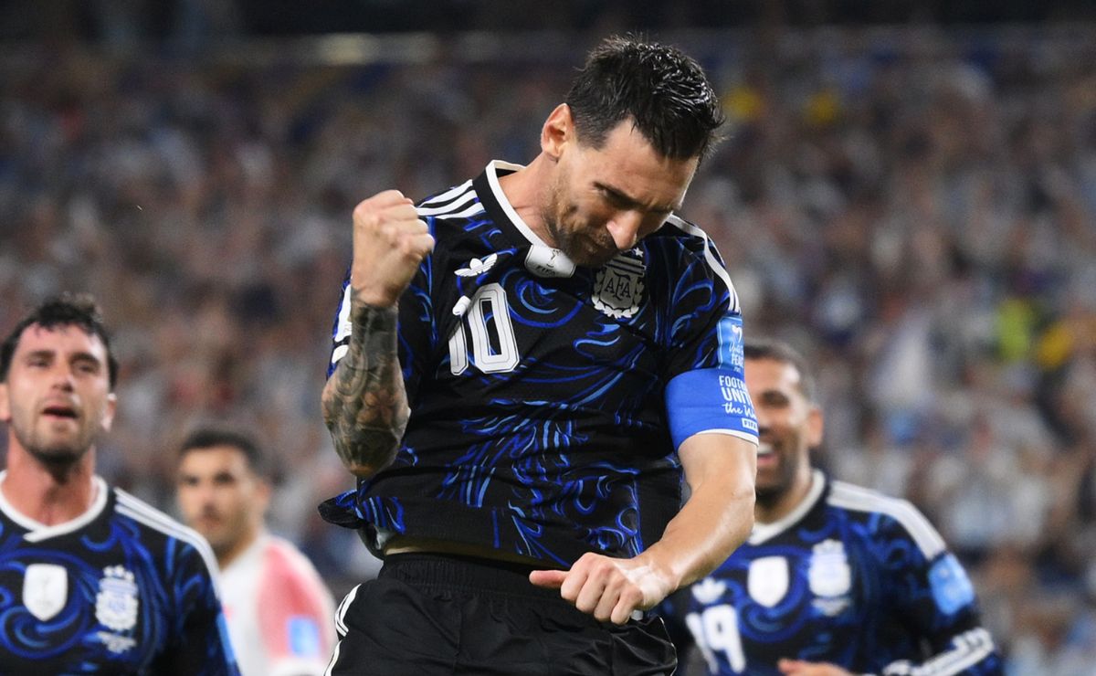 lionel-messi-scores-in-seven-consecutive-world-cup-matches-extends