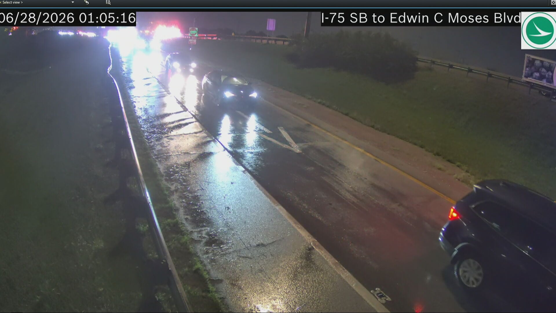 Crews investigating semi crash on I-75 SB, possible lanes blocked