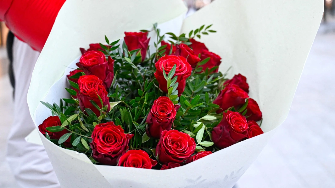 symbolism-of-roses-by-color-and-number