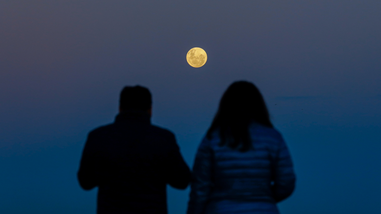 Full strawberry moon set to light up night sky