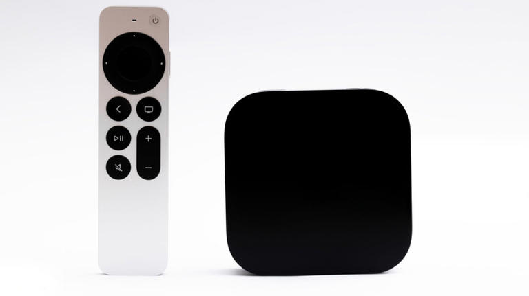 What does the flashing light mean on your Apple TV?