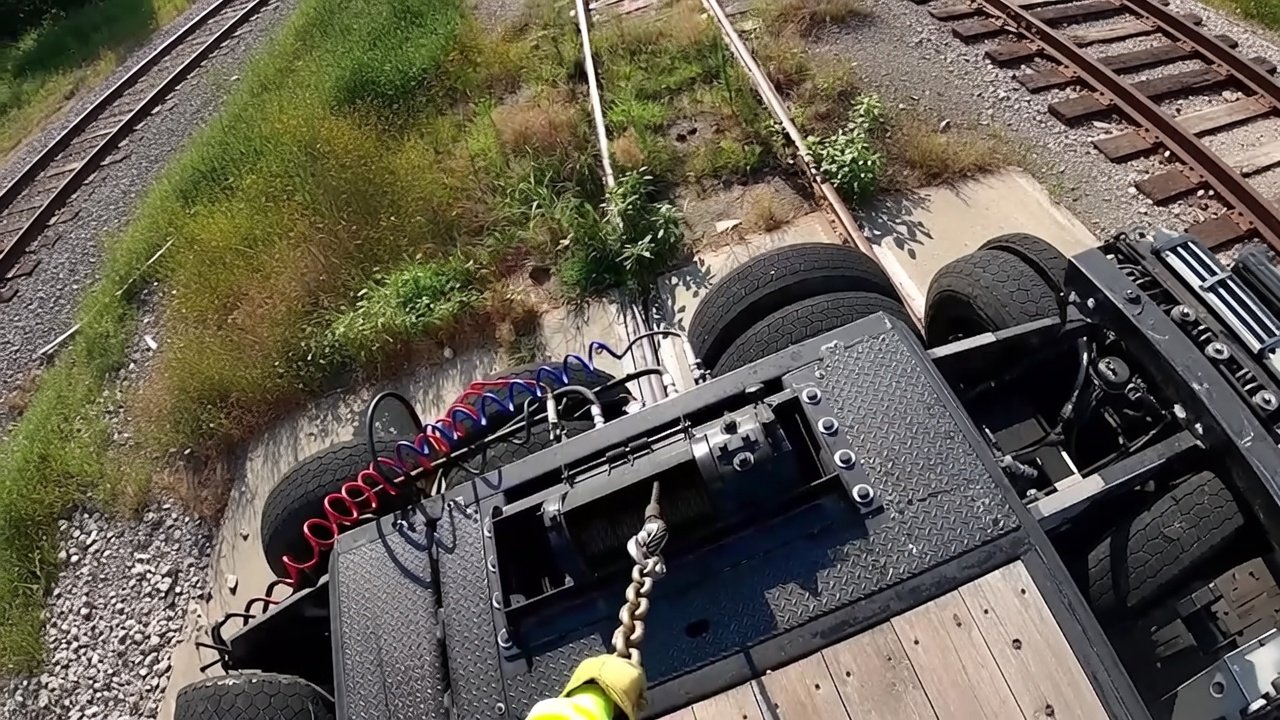 Ballast regulator off-rail