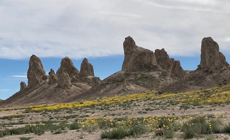 The 500 rock spires at this California lakebed were formed underwater ...