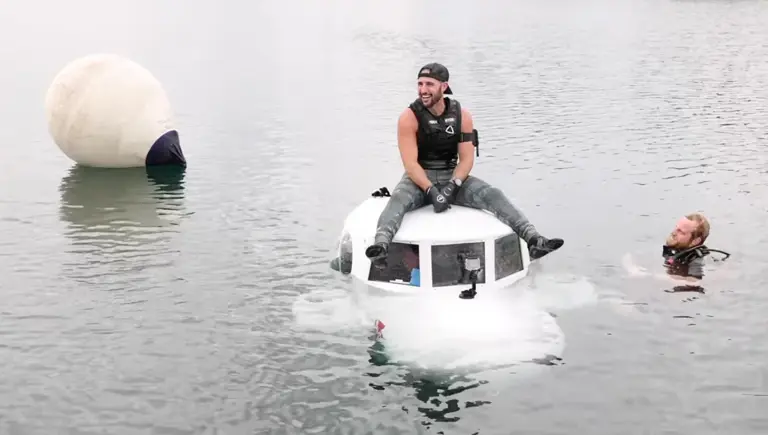 Florida man who searches for river treasure restores 1998 submarine and ...