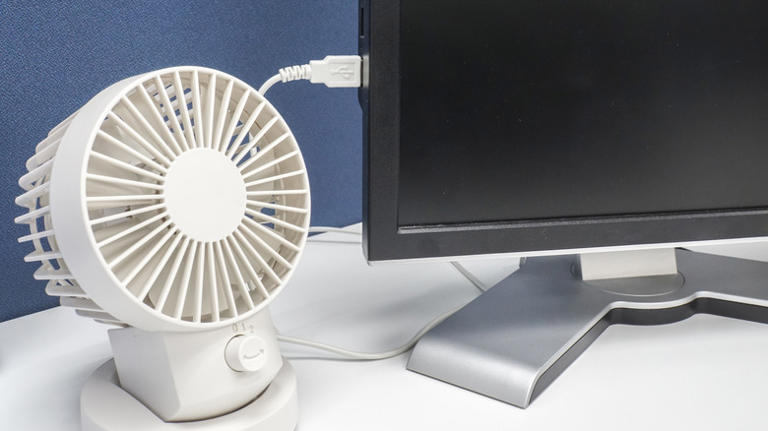 Here's what you should and shouldn't plug into your monitor's built-in ...