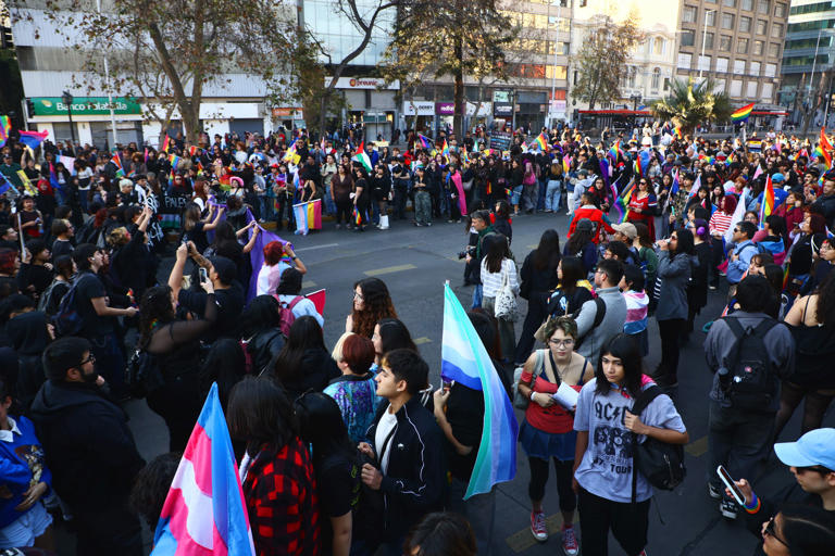 Marcha del Orgullo 2026 congrega a más 100 mil asistentes en el centro ...