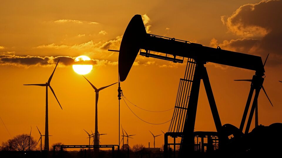 Crude oil prices rise amid escalating US-Iran war, supply fears; Brent ...