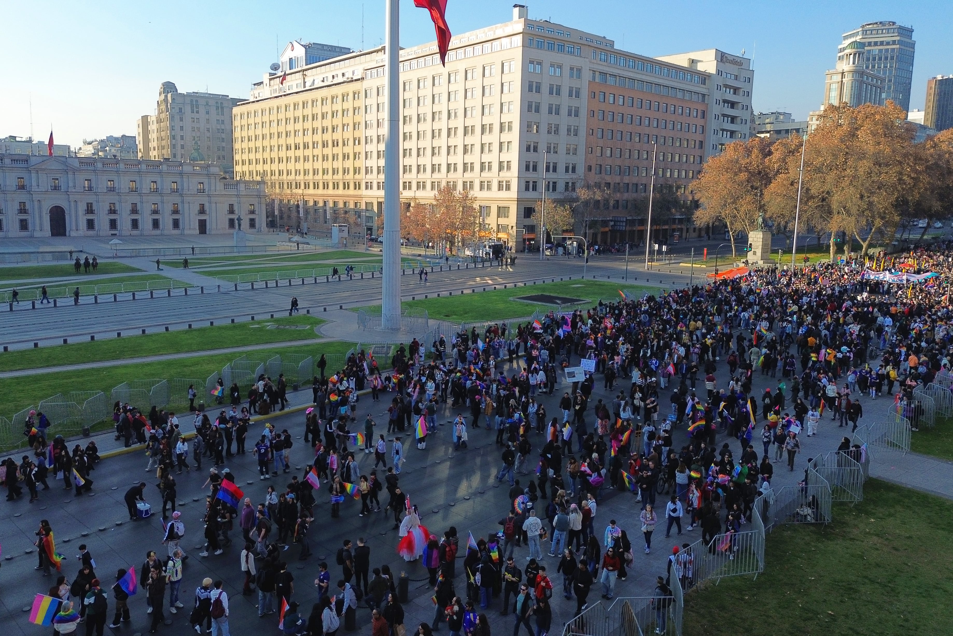 Marcha del Orgullo 2026 congrega a más 100 mil asistentes en el centro ...