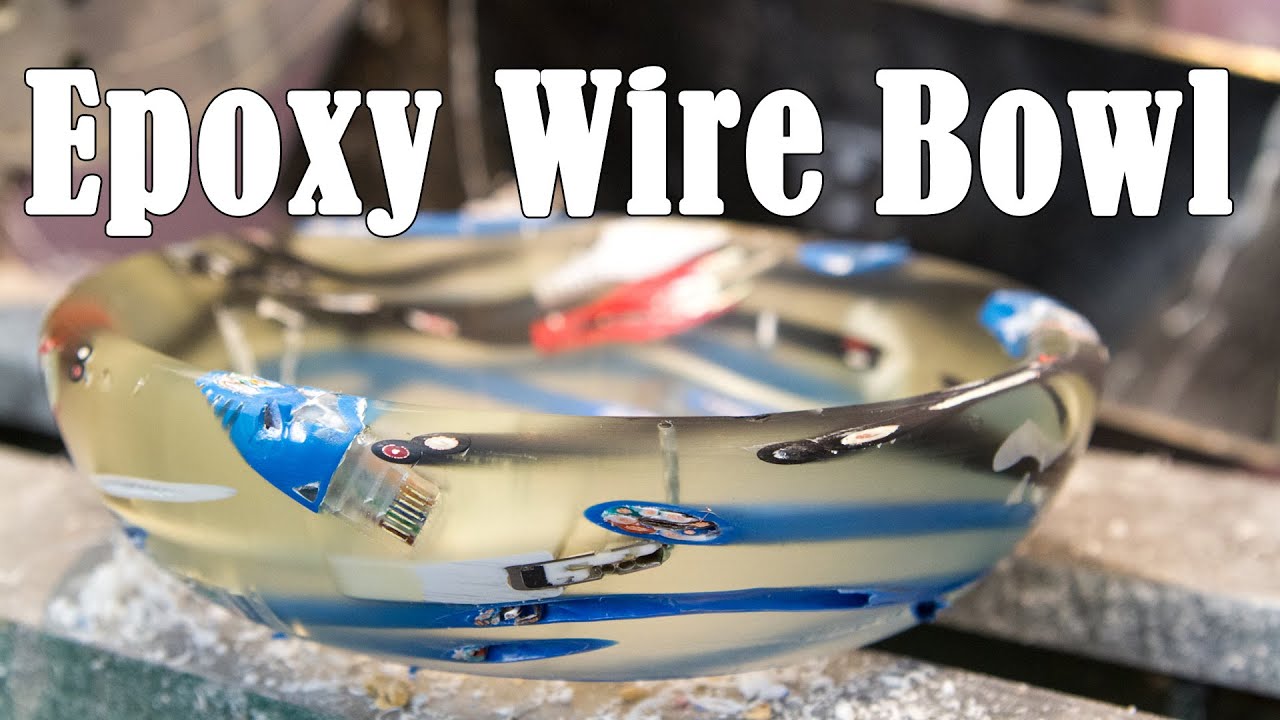Discover my first epoxy project: a unique bowl! 🎨