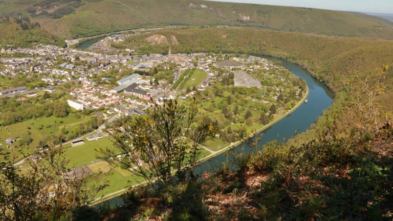 Scientists believe the world's oldest river predates dinosaurs by 170 ...