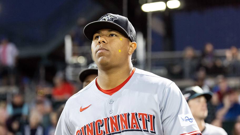 Report: Cincinnati Reds promoting top prospect and 4 others