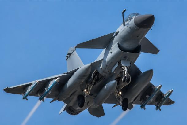 Rudal China PL-16 vs AIM-260 Amerika: Siapa yang Lebih Unggul?