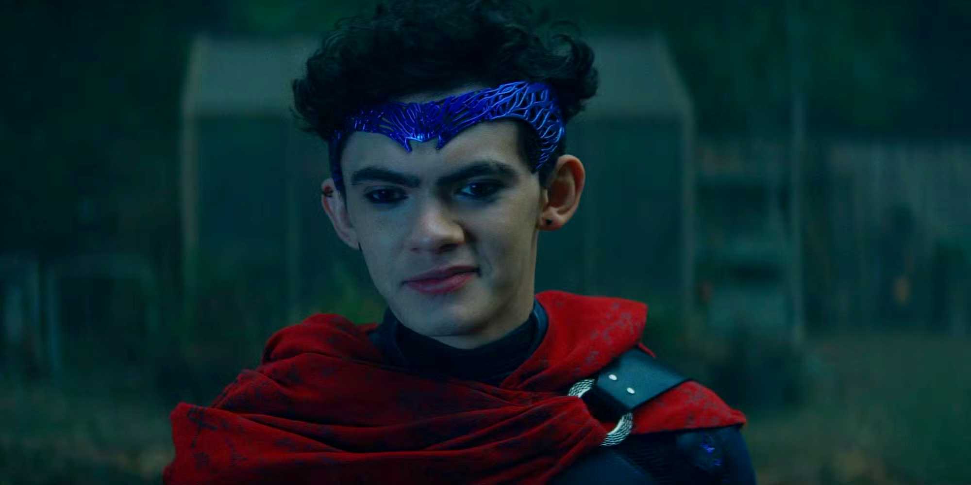 Billy Maximoff in Agatha All Along looking off-screen