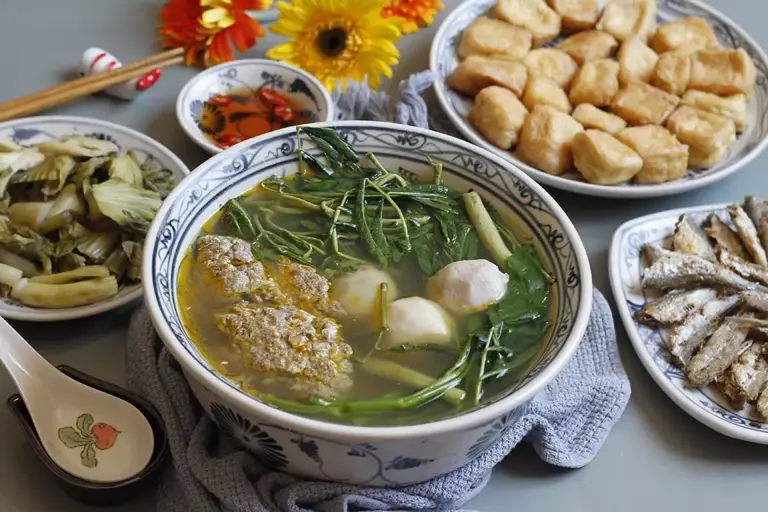 Nên nấu vừa đủ cho cả gia đình, ăn hết trong ngày, hạn chế tích trữ qua đêm. Ảnh: Bùi Thủy