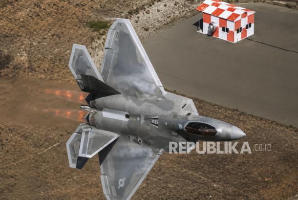 Rudal China PL-16 vs AIM-260 Amerika: Siapa yang Lebih Unggul?