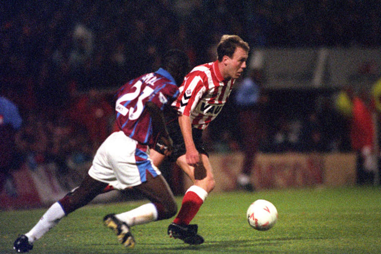 OTD (26/10/1993): Keeper wins cup-tie for Villa at Roker