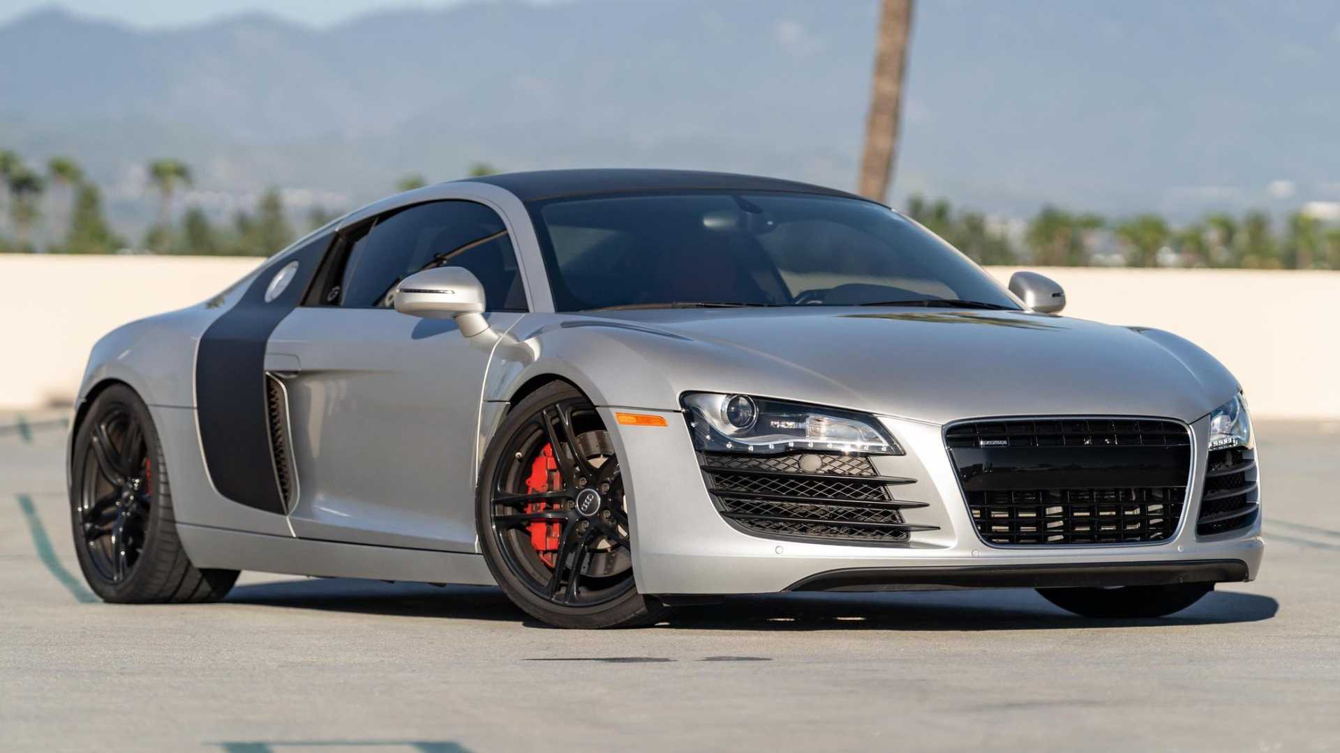 2009 Audi R8 Coupe 4.2-Liter V8 Front Three Quarter