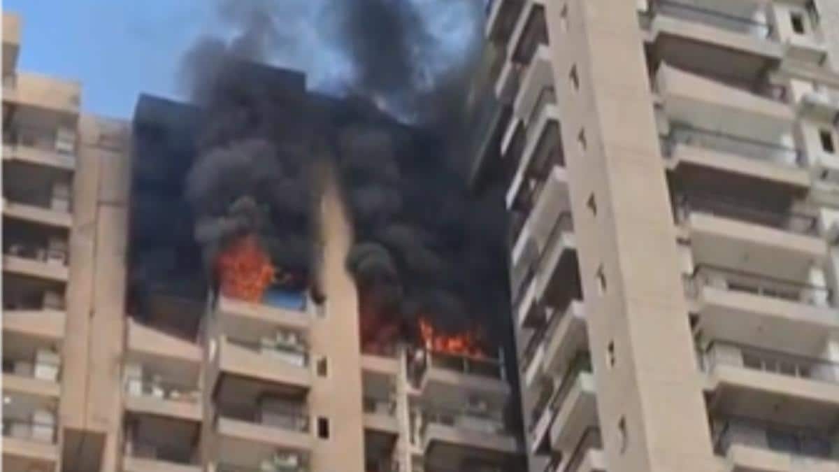 Massive fire breaks out at high-rise flat in Noida's Sector 119; 6 ...