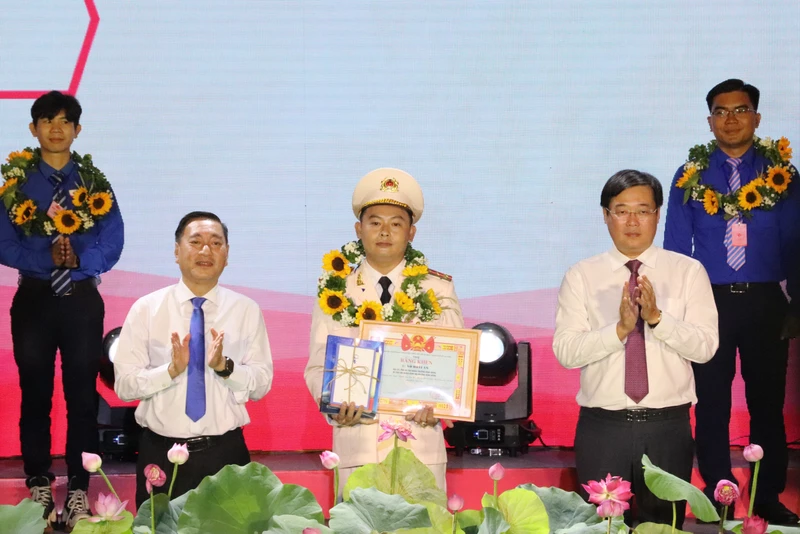 TPHCM tuyên dương các gương Thanh niên tiên tiến làm theo lời Bác