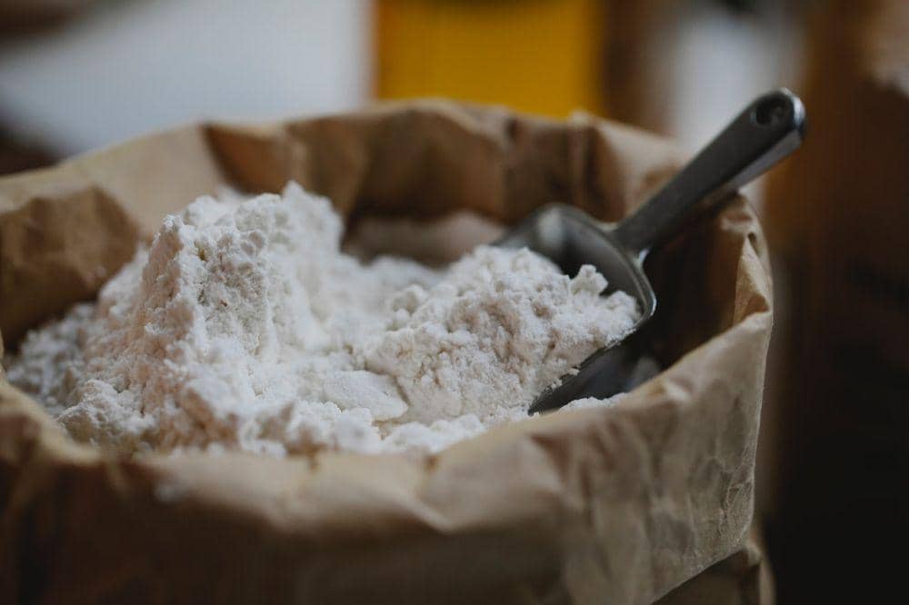 7 cara efektif menghilangkan noda minyak kering