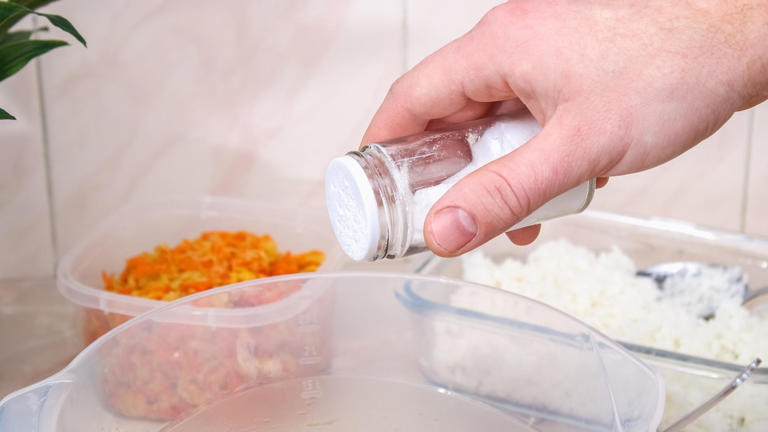 Cutting salt from everyday packaged foods could ease heart strain ...