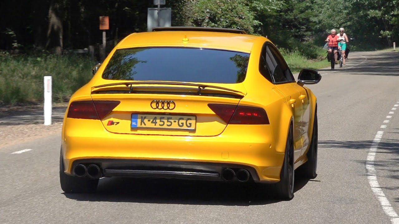 Audi RS7 launches hard with brutal full throttle acceleration and exhaust