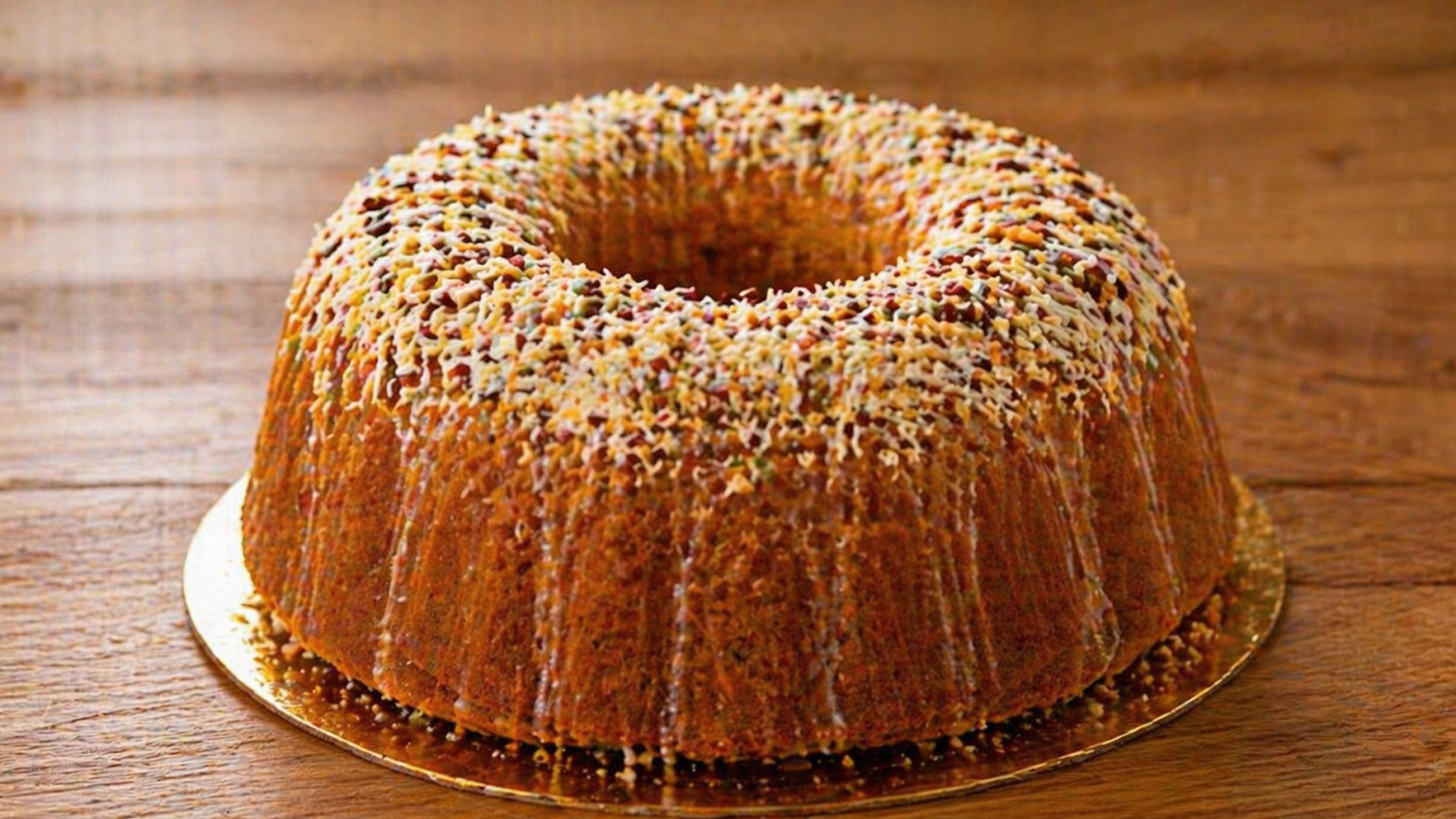 How to make sprinkled glazed bundt cake