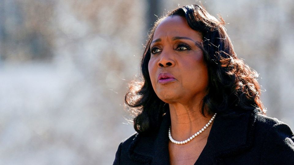 Supreme Court allows Lisa Cook to remain at Fed
