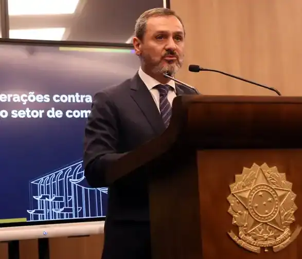 BOMBA: Namorada do Diretor da PF de Lula, recebeu milhões da empresa de Daniel Vorcaro