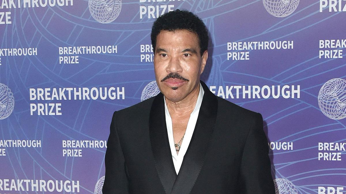 Lionel Richie's ex-wife gives health update after singer was rushed to ...