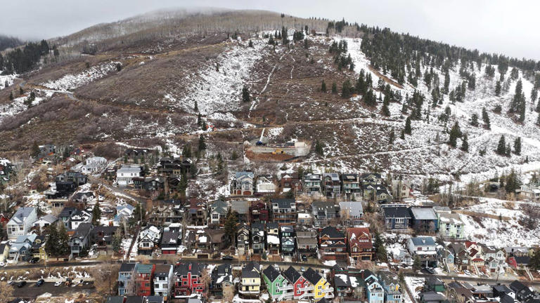 Meteorologist shares stunning photos of rare summer snow in Utah