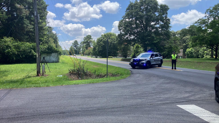 Suspect surrenders after police standoff at Henry County home