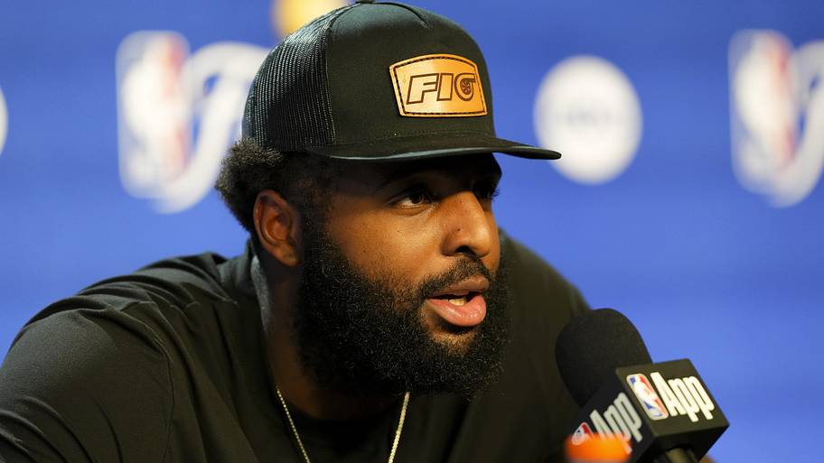 Knicks send Mitchell Robinson painfully obvious message with Landry ...