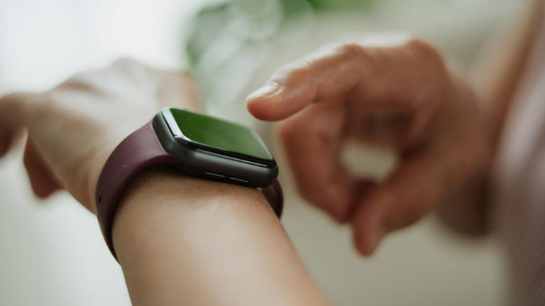 5 wearable gadgets with unusually long battery life