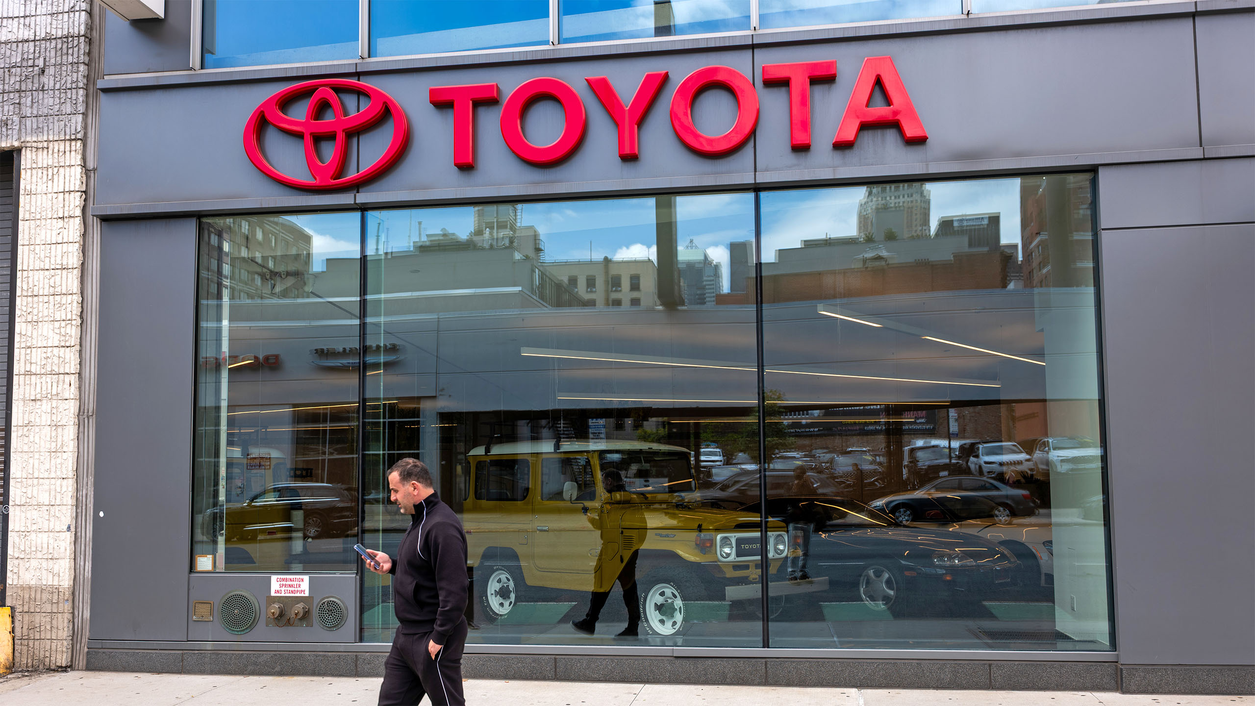 COVID-era price gouging is coming back to bite car dealers—right on schedule