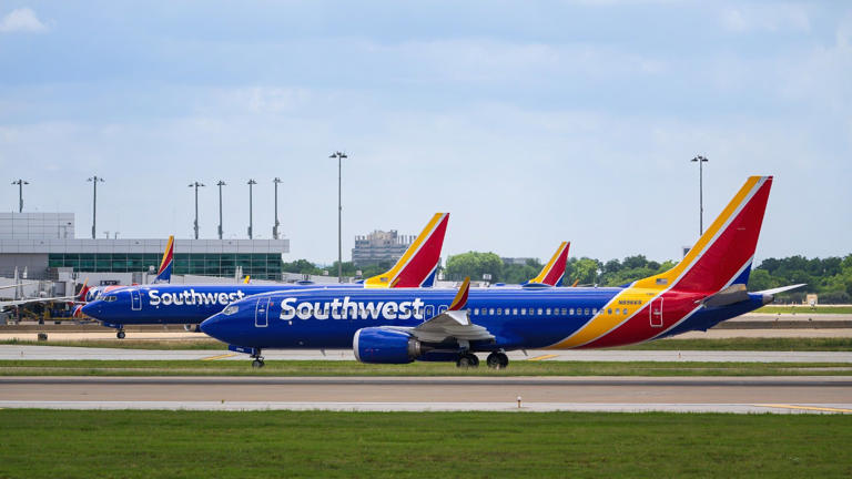 Be ashamed: Southwest Airlines rejects flyer from boarding with guitar ...