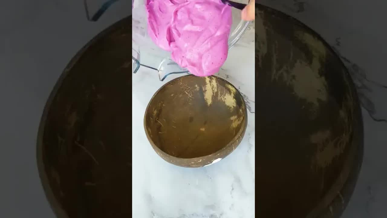 how-to-make-a-pink-smoothie-bowl